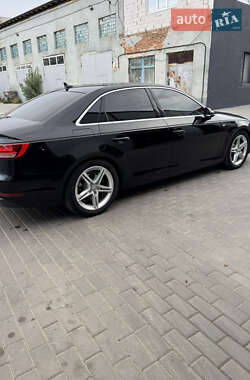 Седан Audi A4 2017 в 