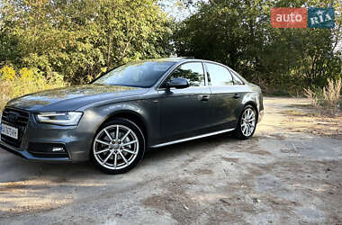 Седан Audi A4 2014 в Чайках