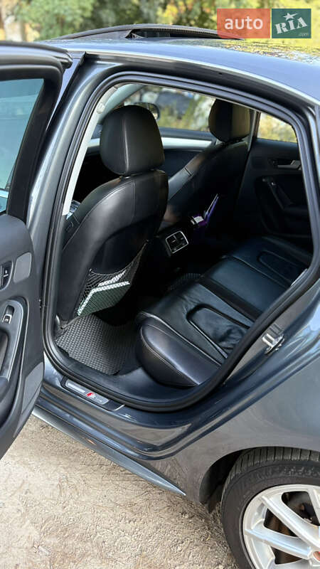 Седан Audi A4 2014 в Чайках