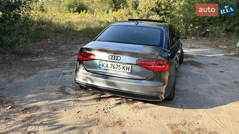 Седан Audi A4 2014 в Чайках