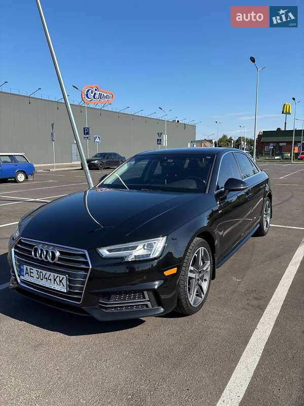 Седан Audi A4 2016 в Киеве