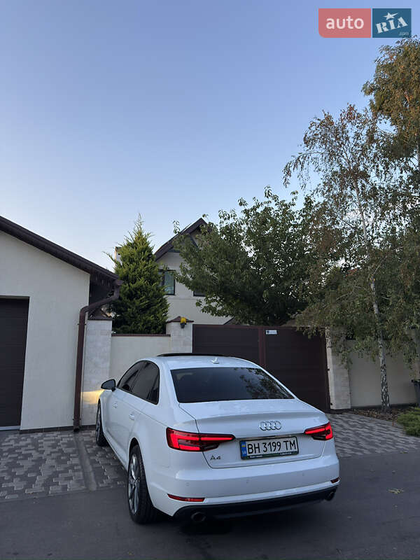 Седан Audi A4 2015 в Одессе