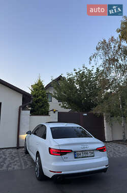 Седан Audi A4 2015 в 