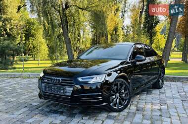 Седан Audi A4 2017 в 