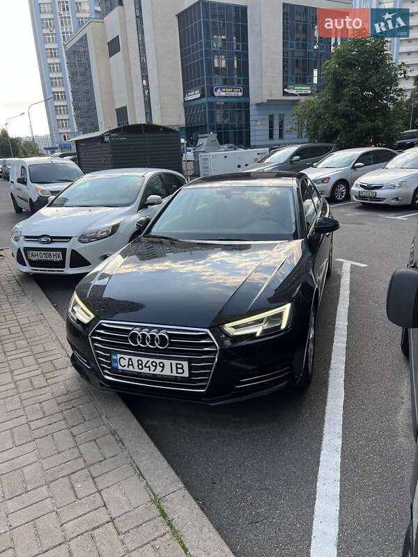 Седан Audi A4 2015 в Киеве