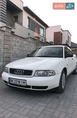 Седан Audi A4 1996 в 