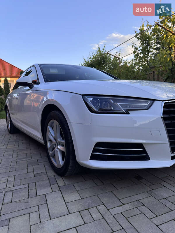 Седан Audi A4 2017 в Виноградове