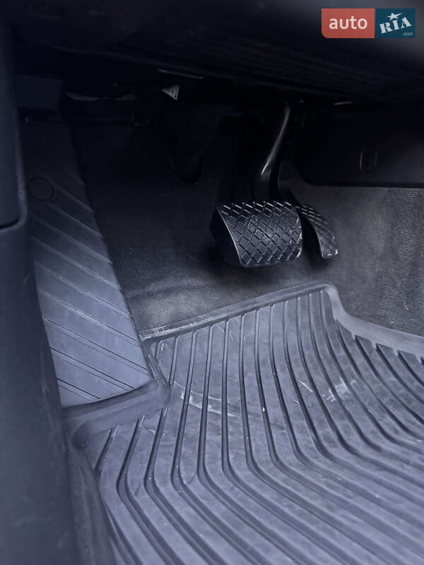 Седан Audi A4 2017 в Виноградове