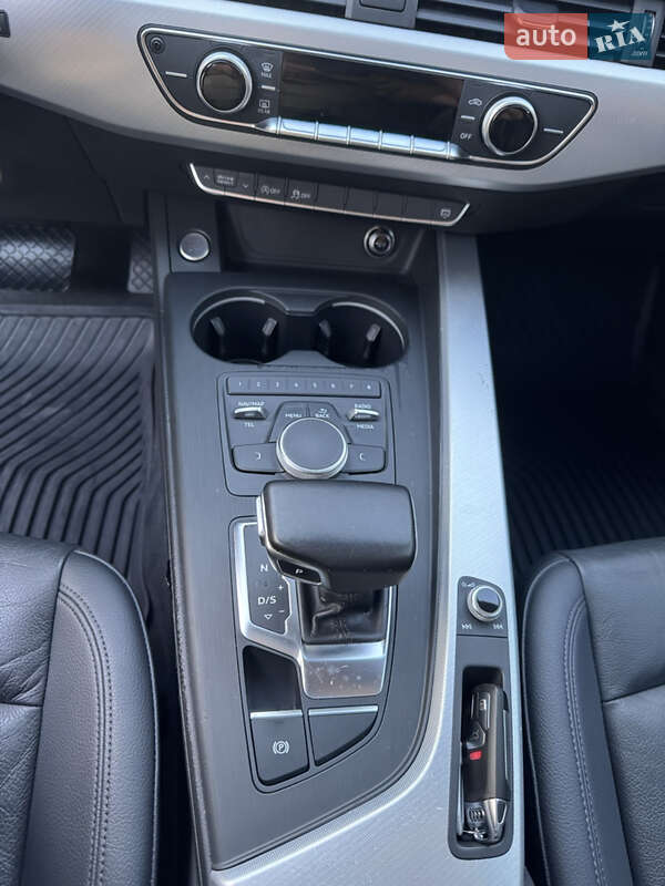 Седан Audi A4 2017 в Виноградове
