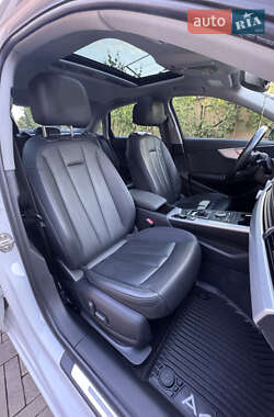 Седан Audi A4 2017 в 