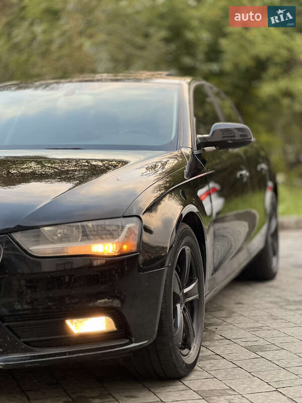Седан Audi A4 2014 в Новояворовске