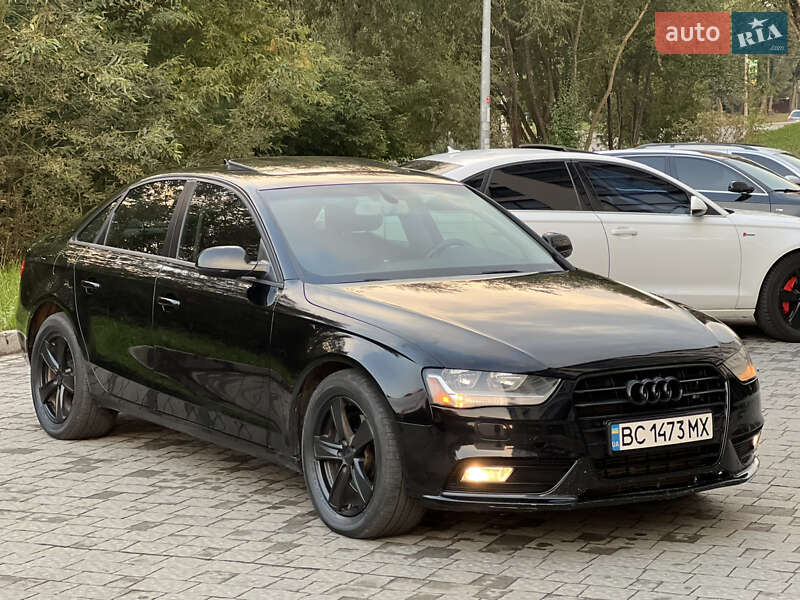 Седан Audi A4 2014 в Новояворовске