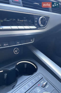 Седан Audi A4 2015 в 