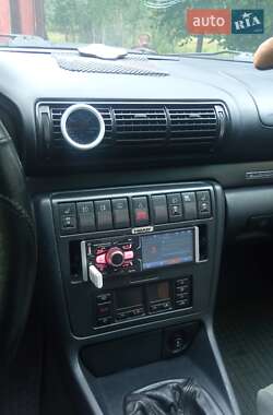 Седан Audi A4 1996 в 