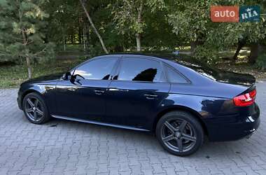 Седан Audi A4 2015 в 