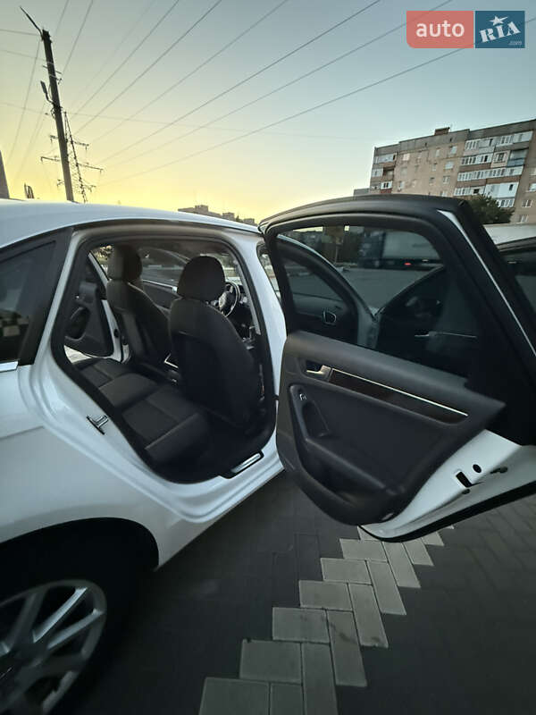 Седан Audi A4 2012 в Александрие фото 14 Седан Audi A4 2012 в Александрие