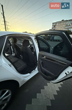 Седан Audi A4 2012 в 