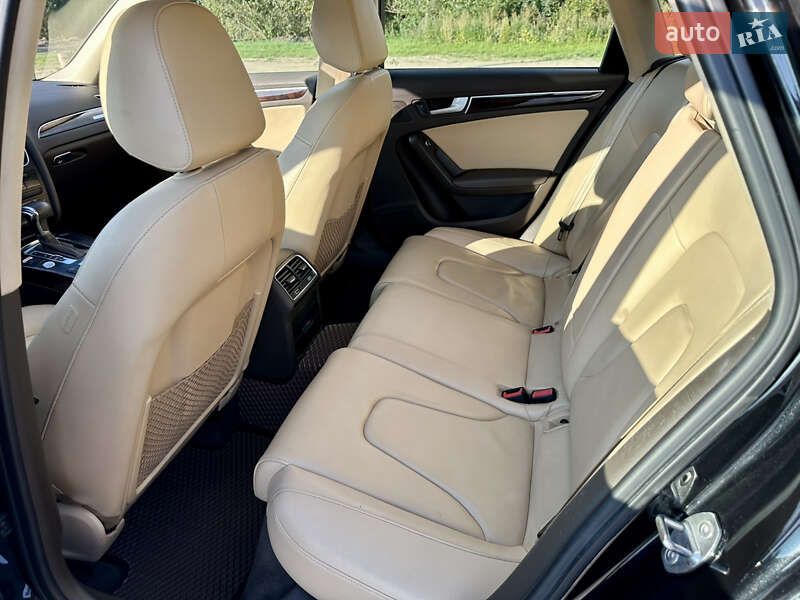 Седан Audi A4 2013 в Львове