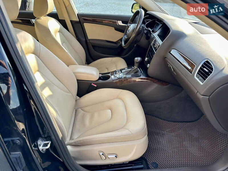 Седан Audi A4 2013 в Львове