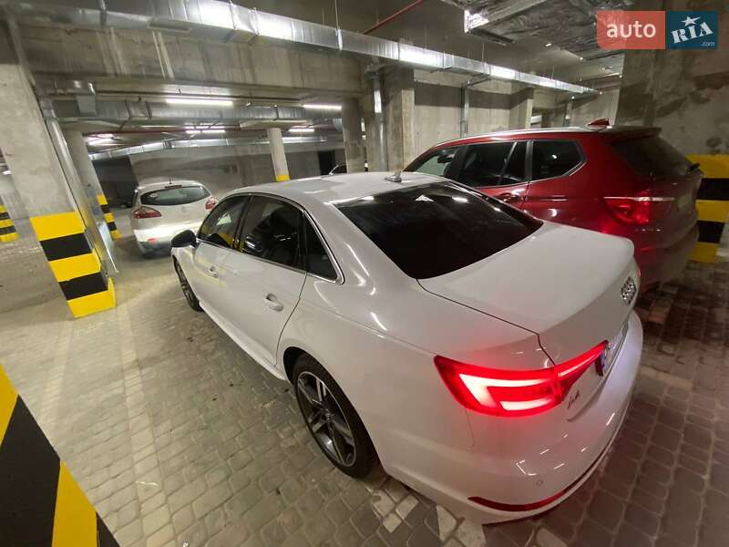 Седан Audi A4 2017 в Львове