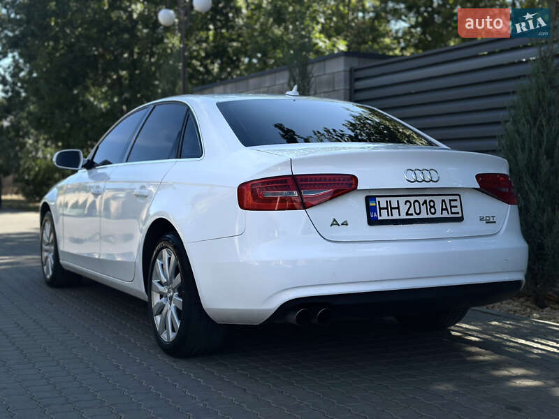 Седан Audi A4 2012 в Одессе