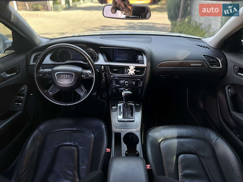Седан Audi A4 2012 в Одессе