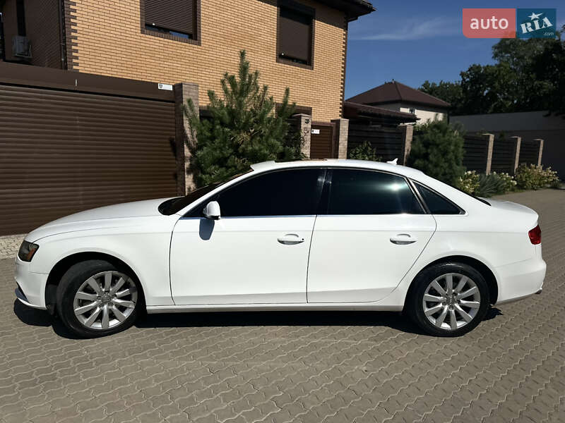 Седан Audi A4 2012 в Одессе