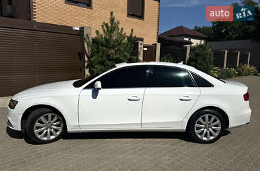 Седан Audi A4 2012 в 