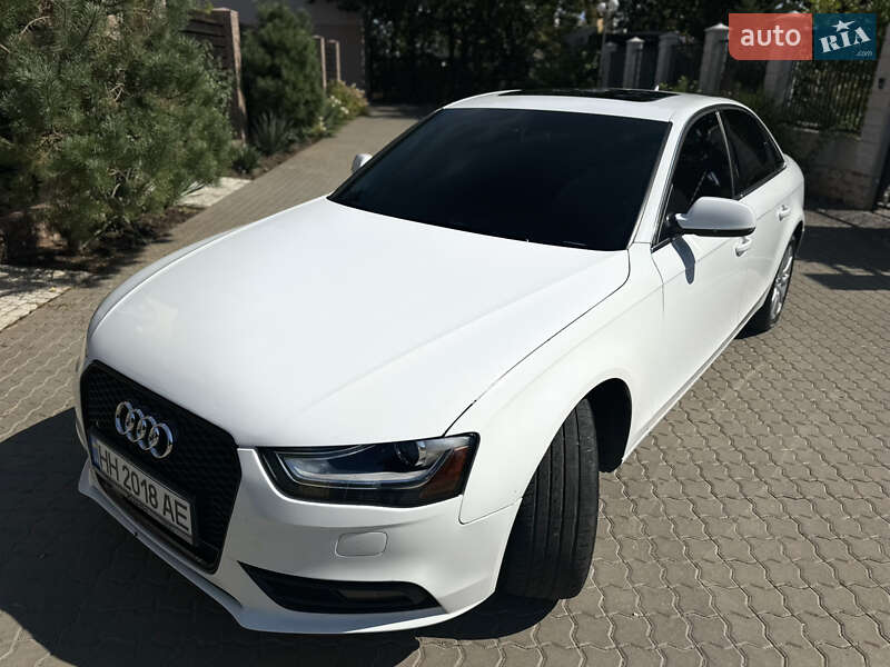Седан Audi A4 2012 в Одессе