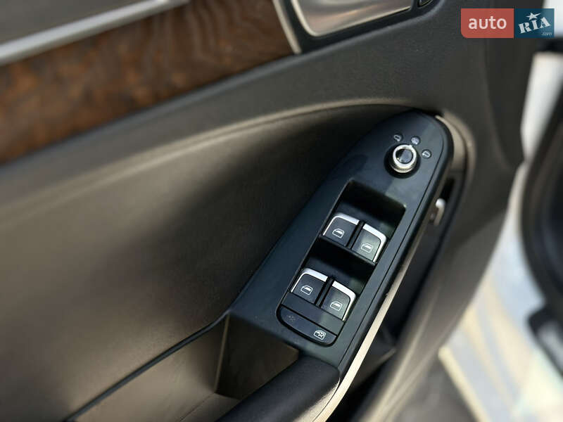 Седан Audi A4 2012 в Одессе