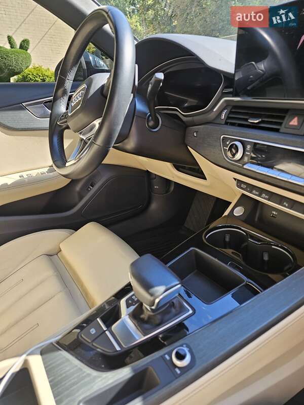 Седан Audi A4 2020 в Києві
