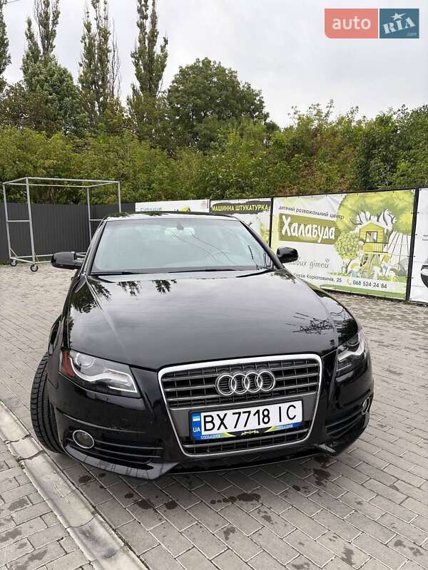 Седан Audi A4 2012 в Каменец-Подольском