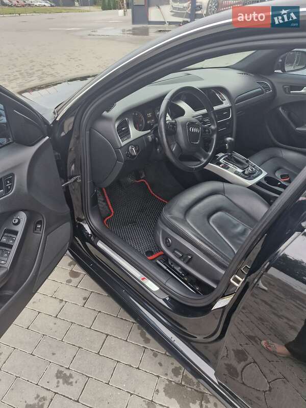 Седан Audi A4 2012 в Каменец-Подольском