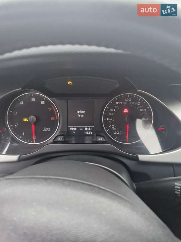 Седан Audi A4 2012 в Каменец-Подольском