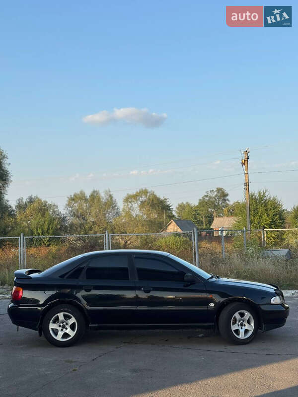 Седан Audi A4 1996 в Добротворе