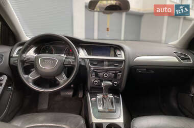 Седан Audi A4 2012 в 