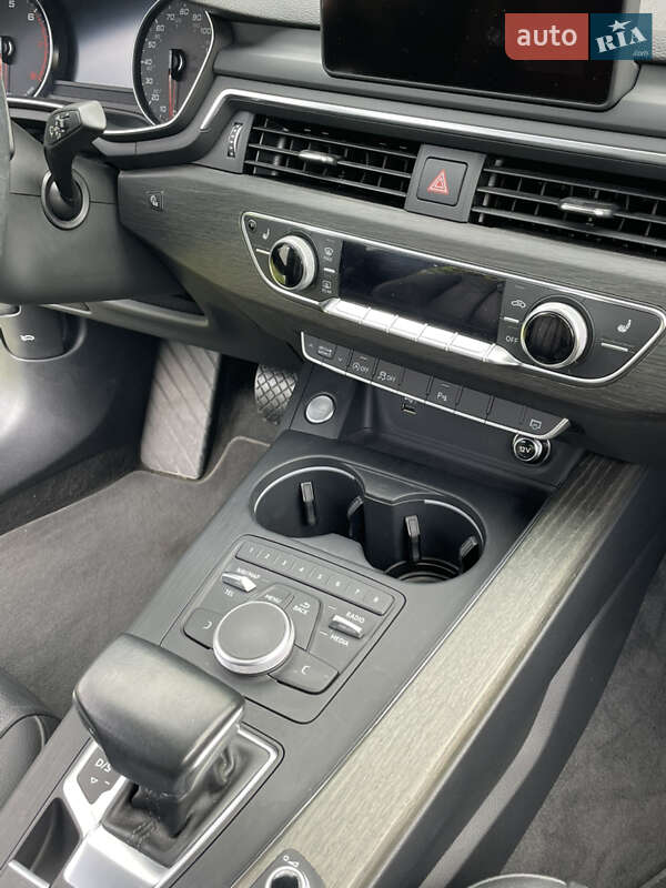 Седан Audi A4 2019 в Киеве