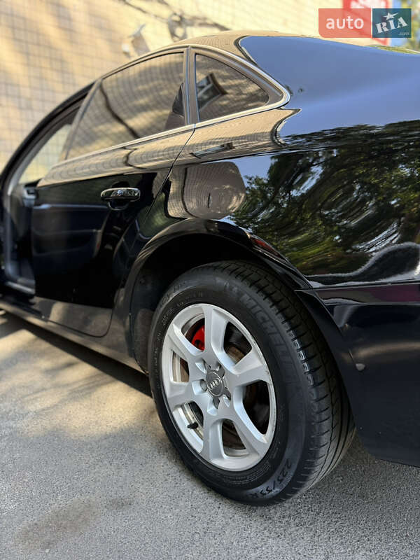 Седан Audi A4 2010 в Одессе