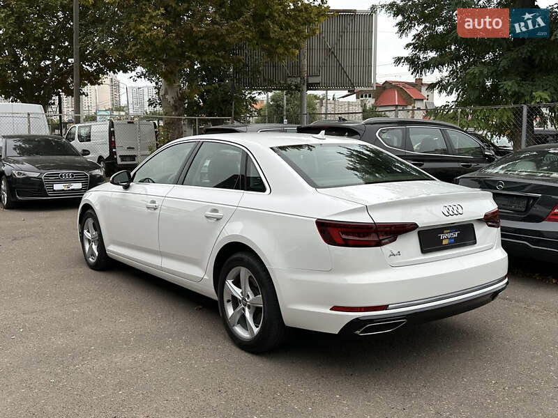 Седан Audi A4 2019 в Одессе