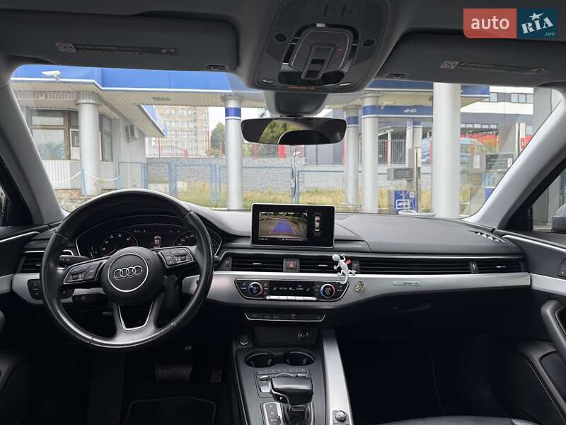 Седан Audi A4 2015 в Львові