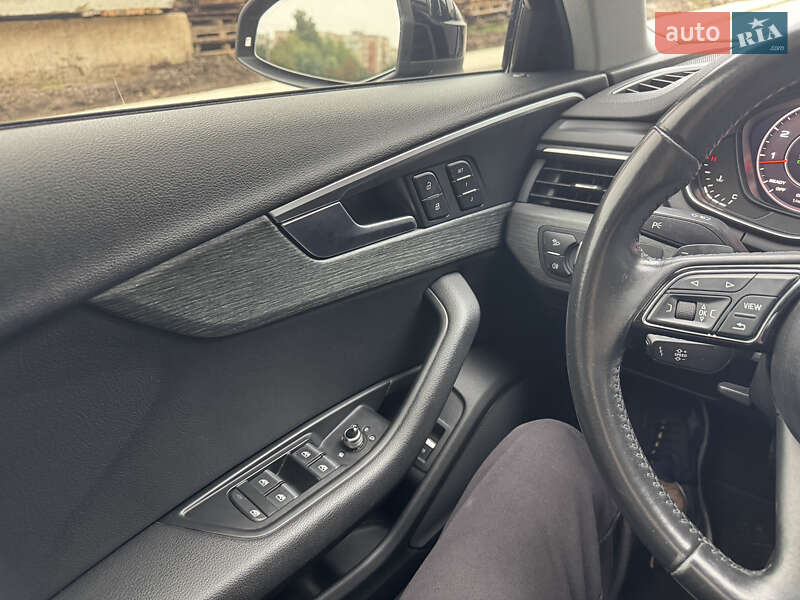 Седан Audi A4 2016 в Львове