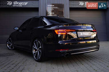 Седан Audi A4 2018 в 
