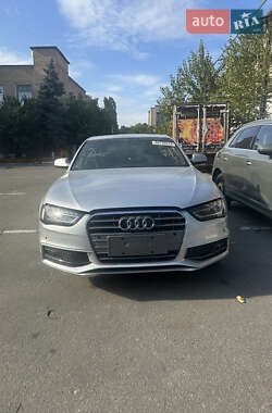 Седан Audi A4 2014 в Киеве