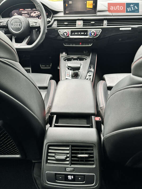 Седан Audi A4 2017 в Вышгороде