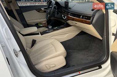 Седан Audi A4 2018 в 