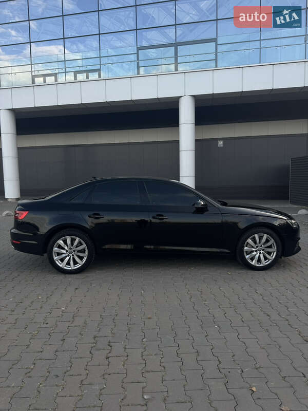 Седан Audi A4 2016 в Києві