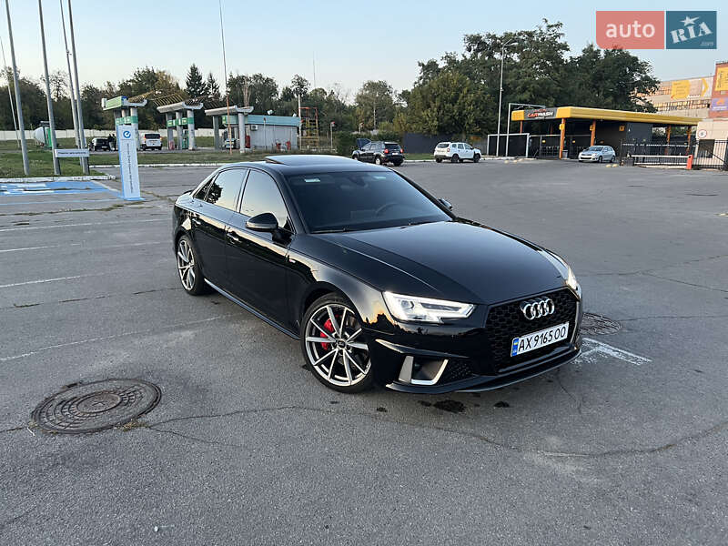 Седан Audi A4 2017 в Харкові