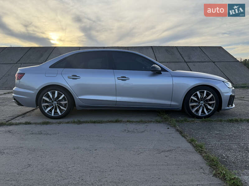 Седан Audi A4 2021 в Запорожье