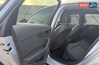 Седан Audi A4 2021 в 