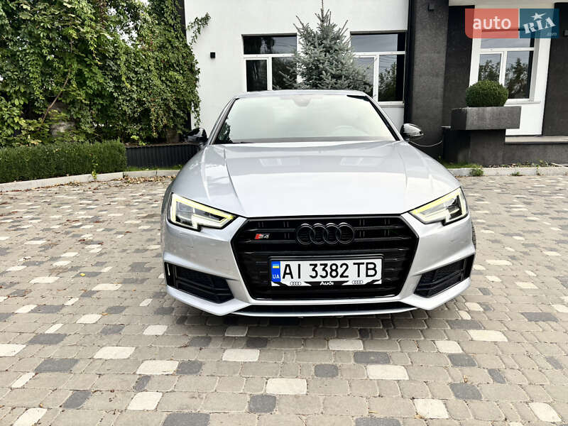 Седан Audi A4 2017 в Вышгороде